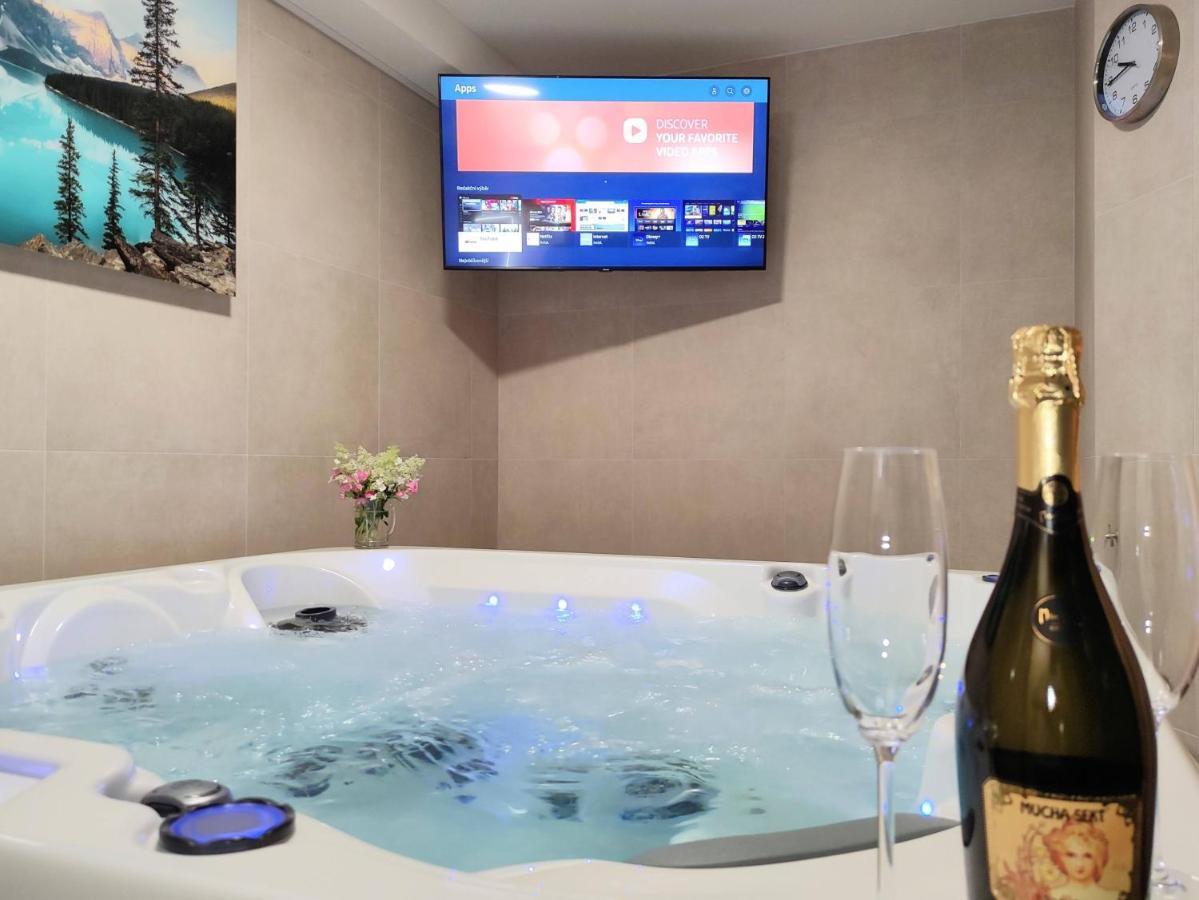 Grand Spa Harrachov - Wellness Luxusni Apartman S Velkou Virivkou, Saunou, Kuchyni A Venkovnim Posezenim V Centru Harrachova 外观 照片
