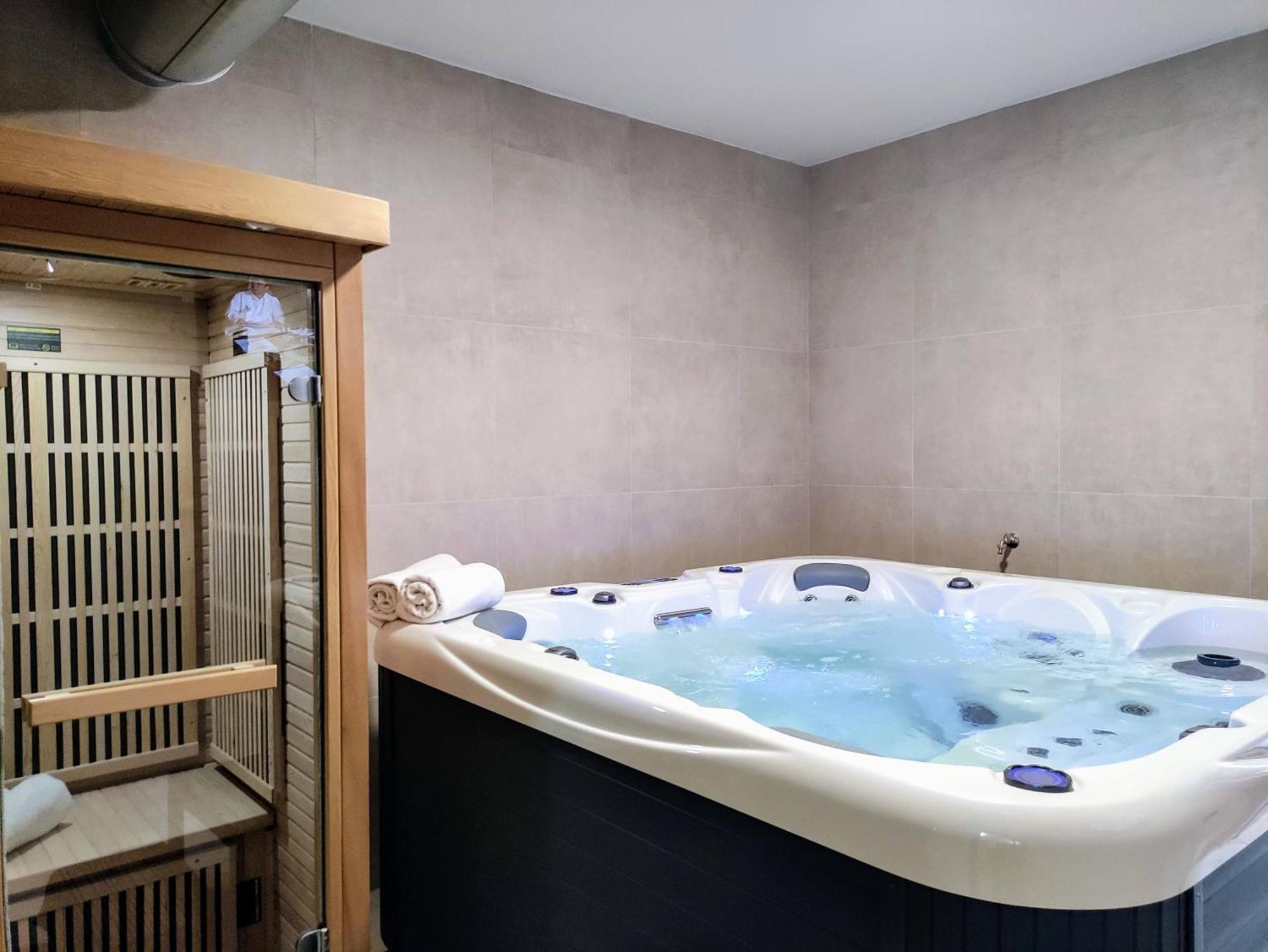 Grand Spa Harrachov - Wellness Luxusni Apartman S Velkou Virivkou, Saunou, Kuchyni A Venkovnim Posezenim V Centru Harrachova 外观 照片