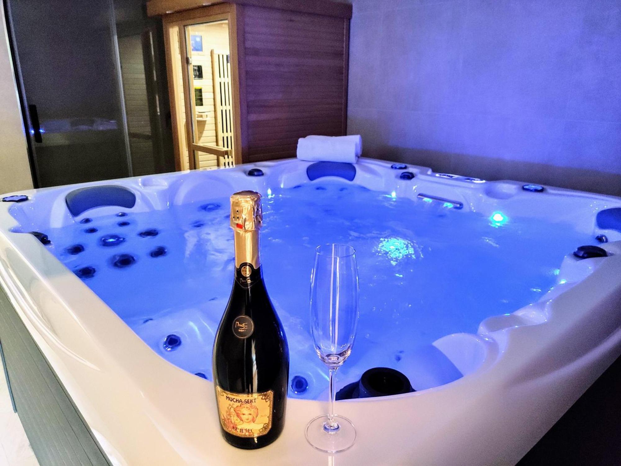 Grand Spa Harrachov - Wellness Luxusni Apartman S Velkou Virivkou, Saunou, Kuchyni A Venkovnim Posezenim V Centru Harrachova 外观 照片